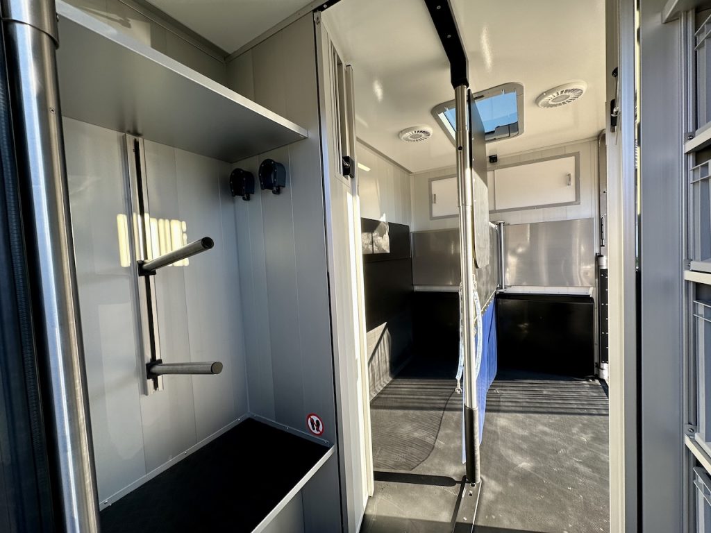 Ford Roelofsen Parados Sport 2-Pferdetransporter - Final Deluxe Edition - Automatik - Sofort verfügbar!