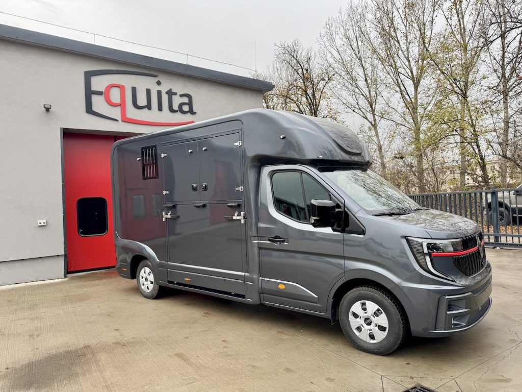 Neues Modell Renault EQUITA 2-Pferdetransporter 3-Sitzer LKW Automatik