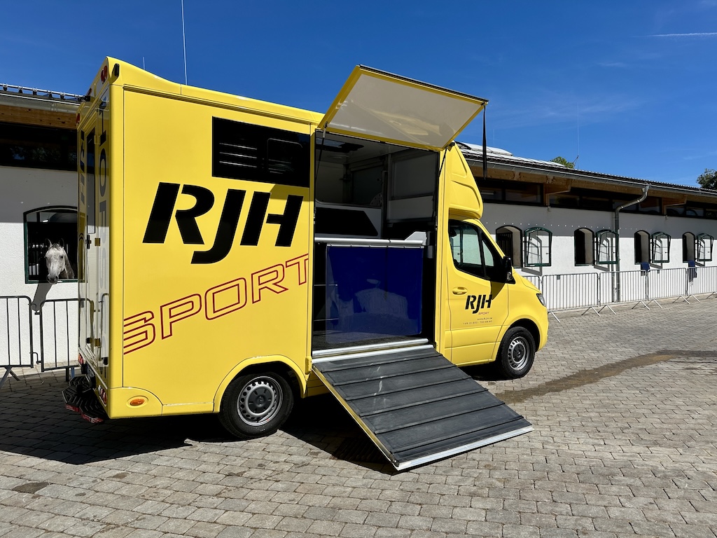 Mercedes-Benz Sprinter 419 CDI RJH Sport 2-Pferdetransporter LKW - neuwertiger Vorführer