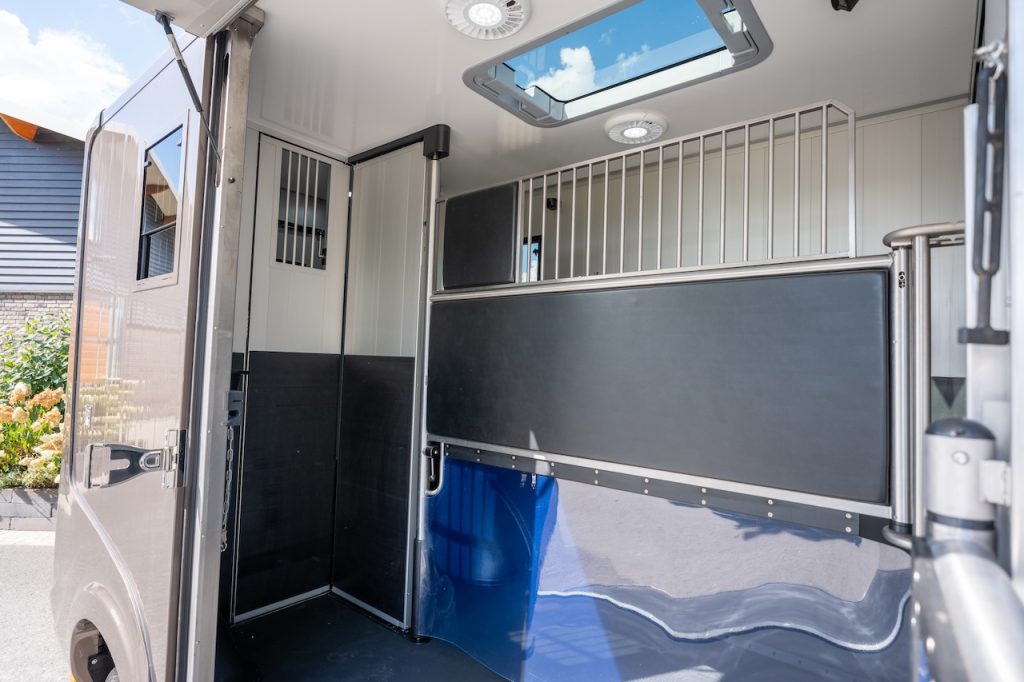 Ford Roelofsen Parados Sport 2-Pferdetransporter - Final Deluxe Edition - Automatik - Sofort verfügbar!