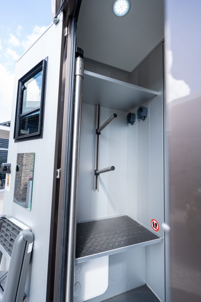 Ford Roelofsen Parados Sport 2-Pferdetransporter - Final Deluxe Edition - Automatik - Sofort verfügbar!