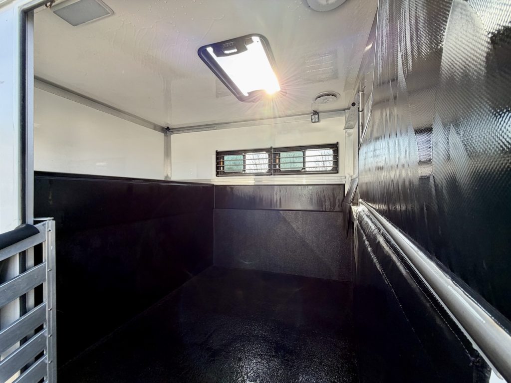 Iveco Daily RJH Sport Pro H2 für 2 Pferde mit Wohnkabine, WC und Dusche - Gebrauchtfahrzeug