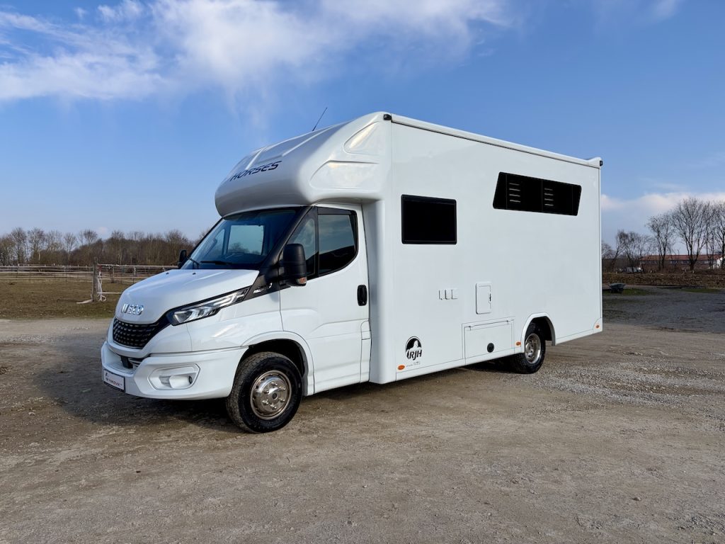 Iveco Daily RJH Sport Pro H2 für 2 Pferde mit Wohnkabine, WC und Dusche - Gebrauchtfahrzeug
