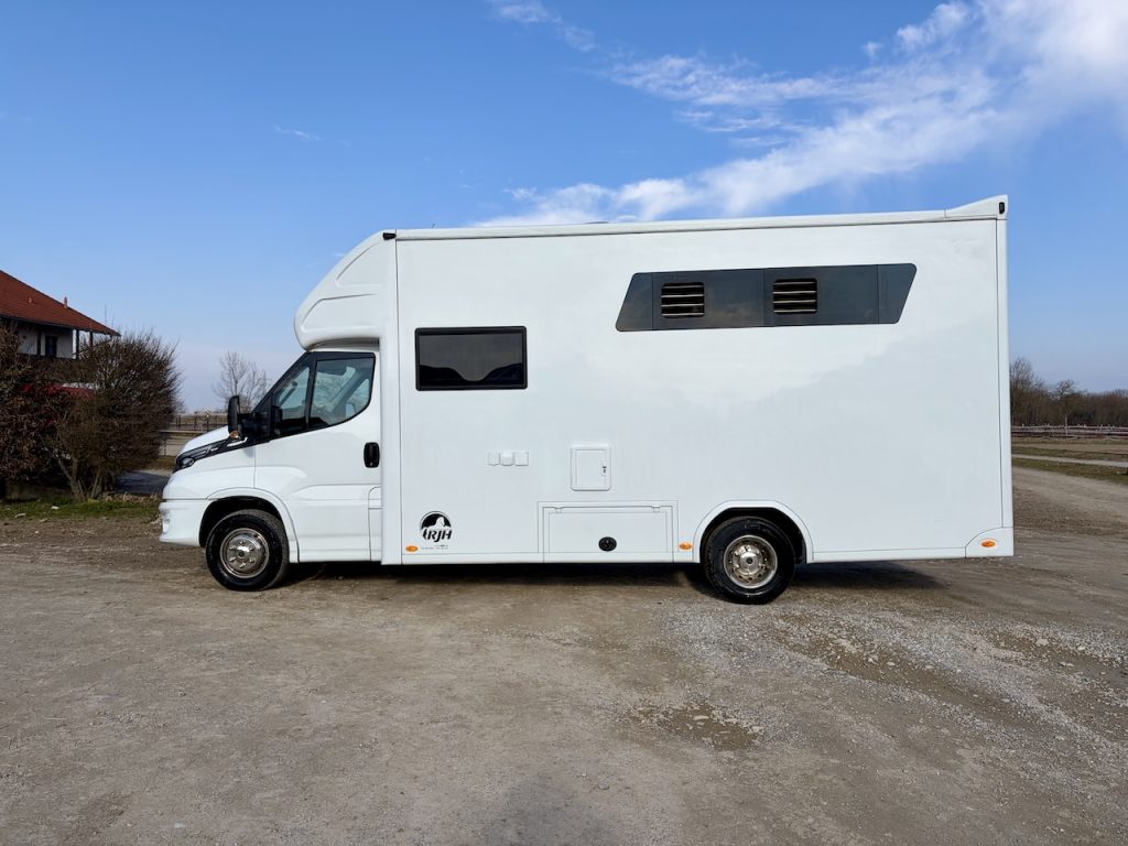 Iveco Daily RJH Sport Pro H2 für 2 Pferde mit Wohnkabine, WC und Dusche - Gebrauchtfahrzeug