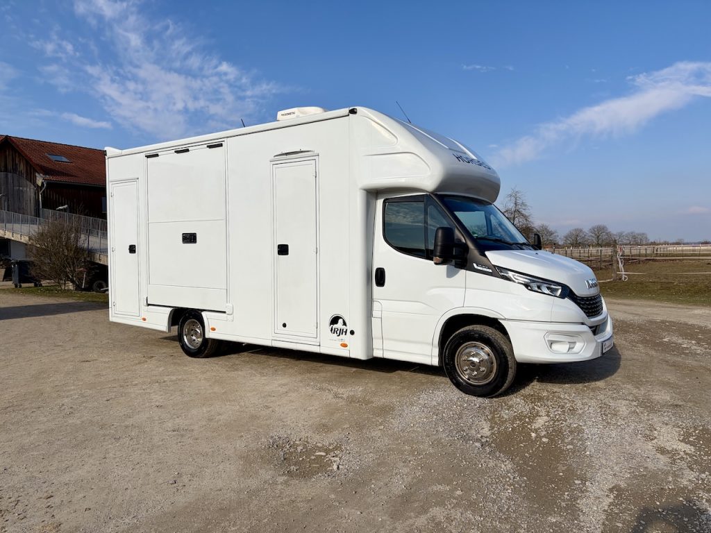 Iveco Daily RJH Sport Pro H2 für 2 Pferde mit Wohnkabine, WC und Dusche - Gebrauchtfahrzeug
