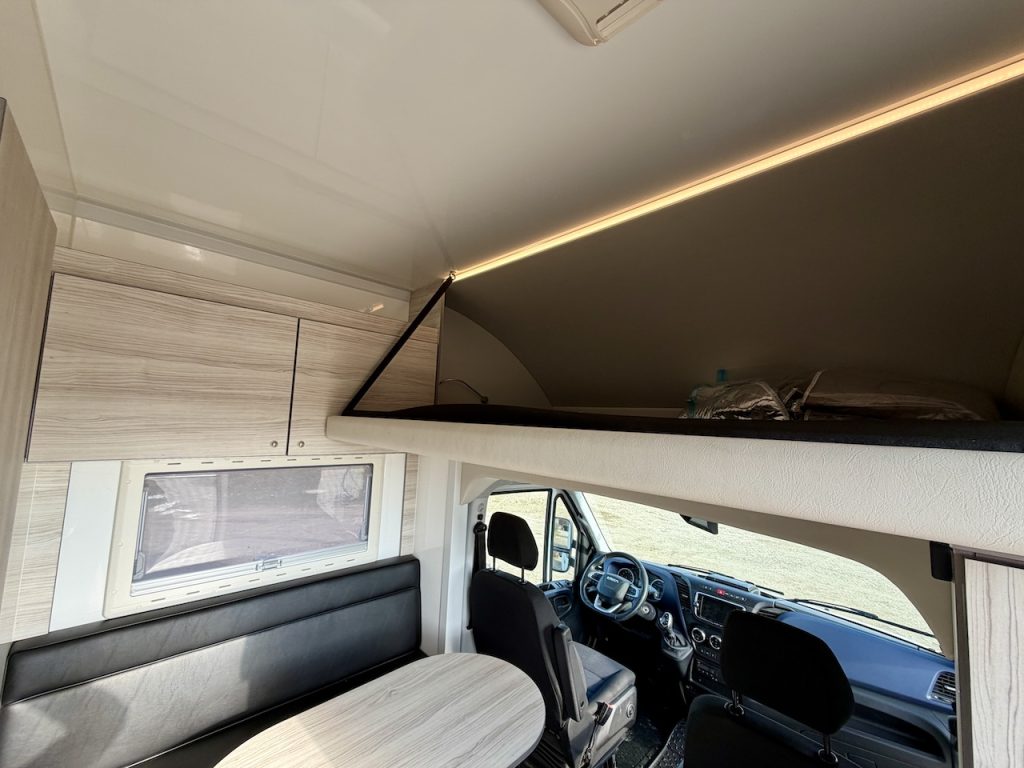 Iveco Daily RJH Sport Pro H2 für 2 Pferde mit Wohnkabine, WC und Dusche - Gebrauchtfahrzeug