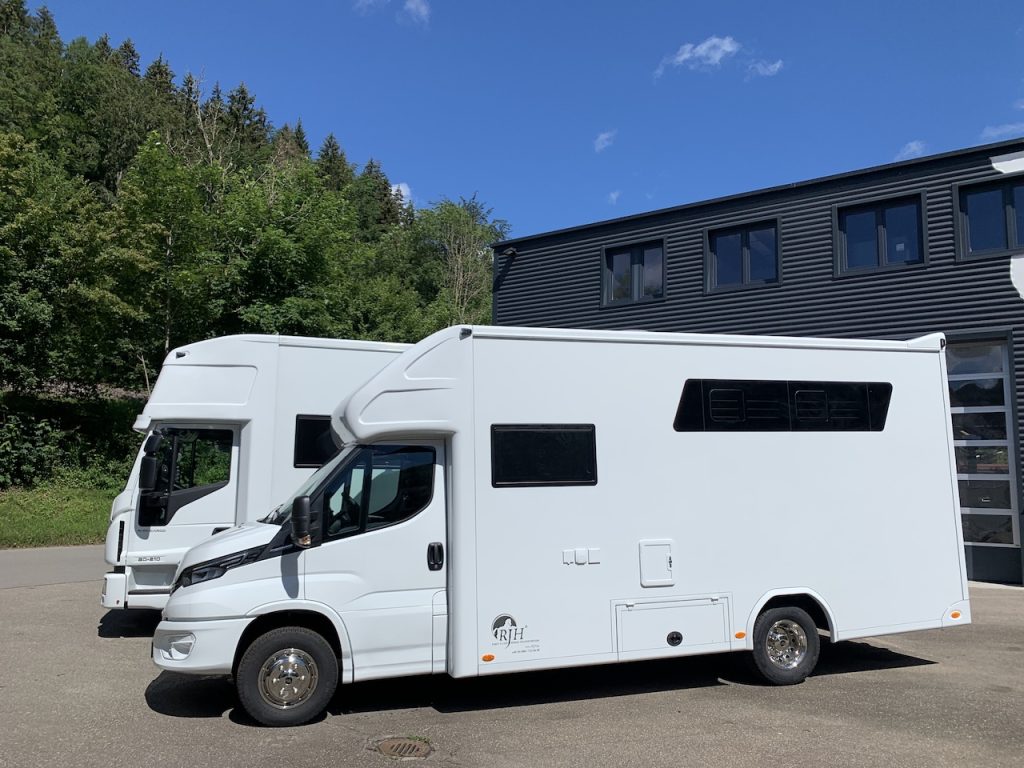 Iveco Daily RJH Sport Pro H2 für 2 Pferde mit Wohnkabine, WC und Dusche - Gebrauchtfahrzeug