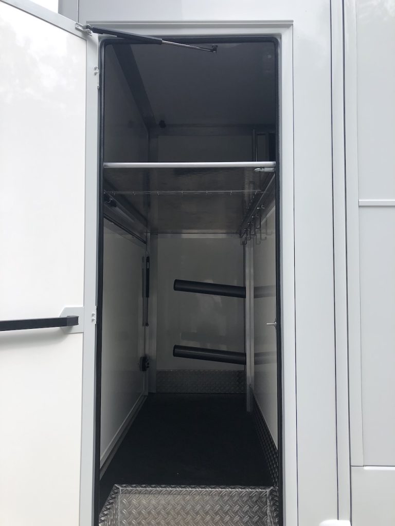 Iveco Daily RJH Sport Pro H2 für 2 Pferde mit Wohnkabine, WC und Dusche - Gebrauchtfahrzeug