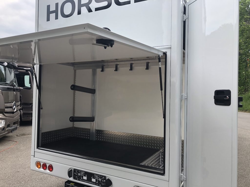 Iveco Daily RJH Sport Pro H2 für 2 Pferde mit Wohnkabine, WC und Dusche - Gebrauchtfahrzeug