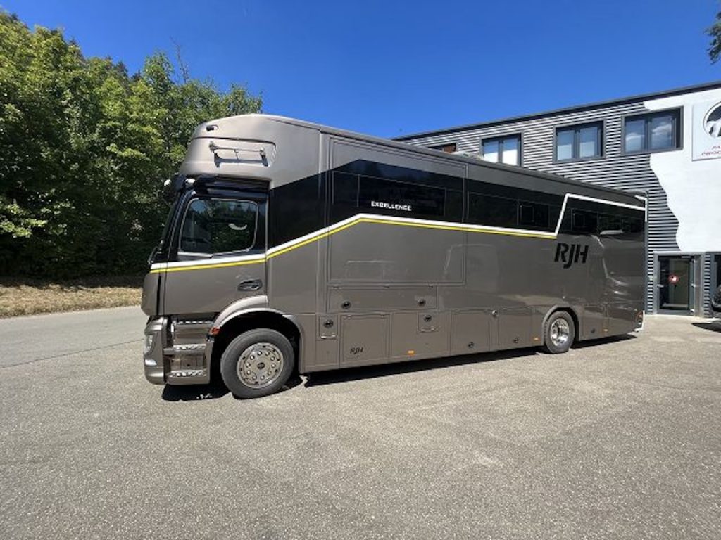 Mercedes-Benz Actros 1840 RJH Exclusive Pferdetransporter mit großer Wohnung für bis zu 3 Pferde - Slide-Out und Space-Cab-System