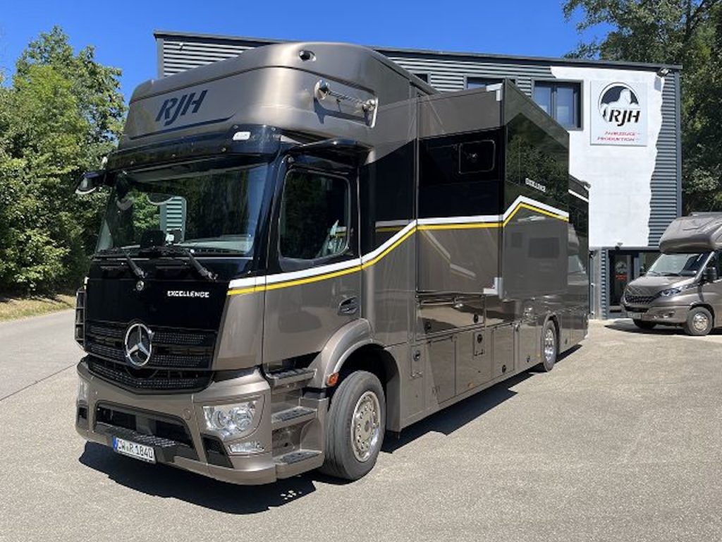 Mercedes-Benz Actros 1840 RJH Exclusive Pferdetransporter mit großer Wohnung für bis zu 3 Pferde - Slide-Out und Space-Cab-System