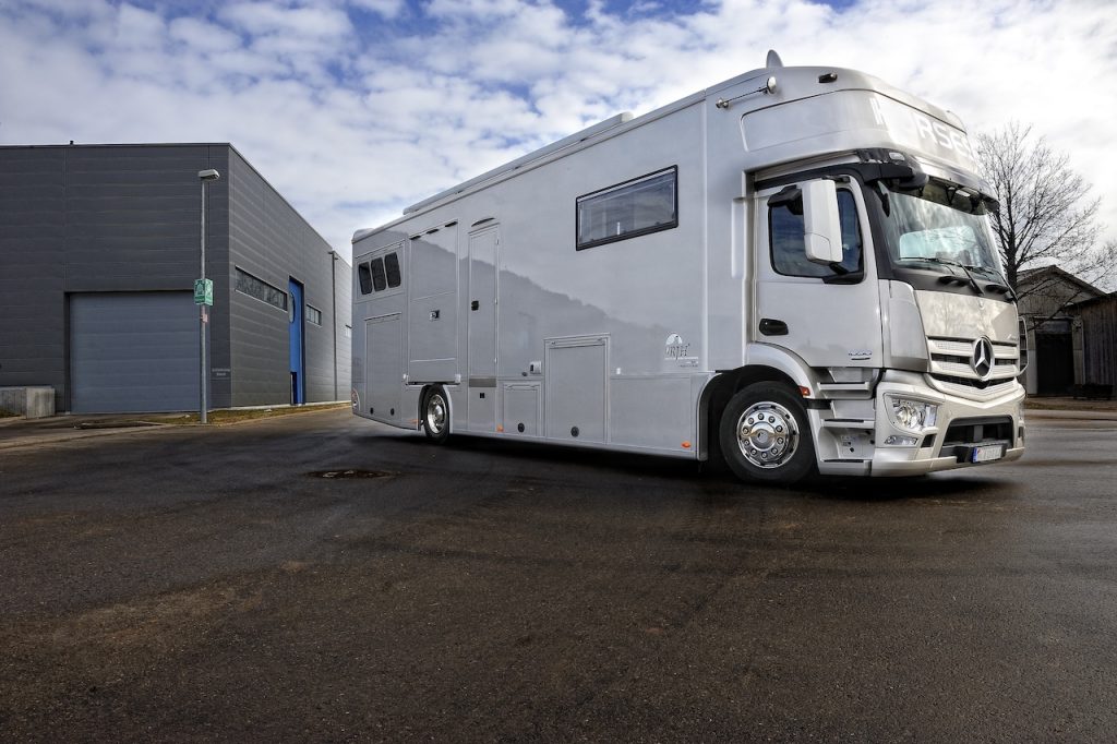 Mercedes-Benz Antos 1836 RJH Pferdetransporter 5-Pferde Slide-Out LKW- Im Kundenauftrag