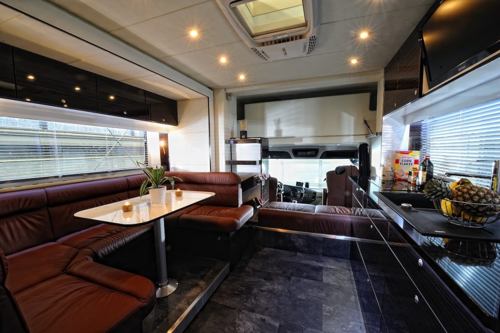 Mercedes-Benz Antos 1836 RJH Pferdetransporter 5-Pferde Slide-Out LKW- Im Kundenauftrag