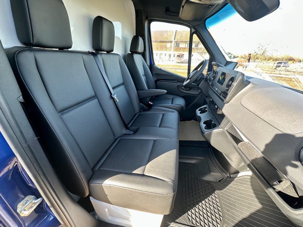 Mercedes-Benz 419 Sprinter 2-PFERDETRANSPORTER RJH SPORT 3,5t 190PS Automatik LKW