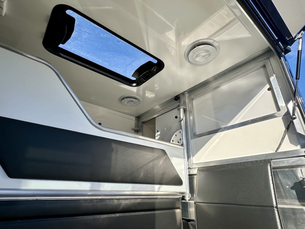 Mercedes-Benz 419 Sprinter 2-PFERDETRANSPORTER RJH SPORT 3,5t 190PS Automatik LKW