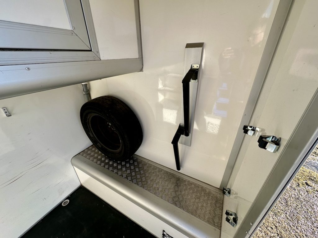 Renault Master Böckmann 2-Pferdetransporter Compact Automatik