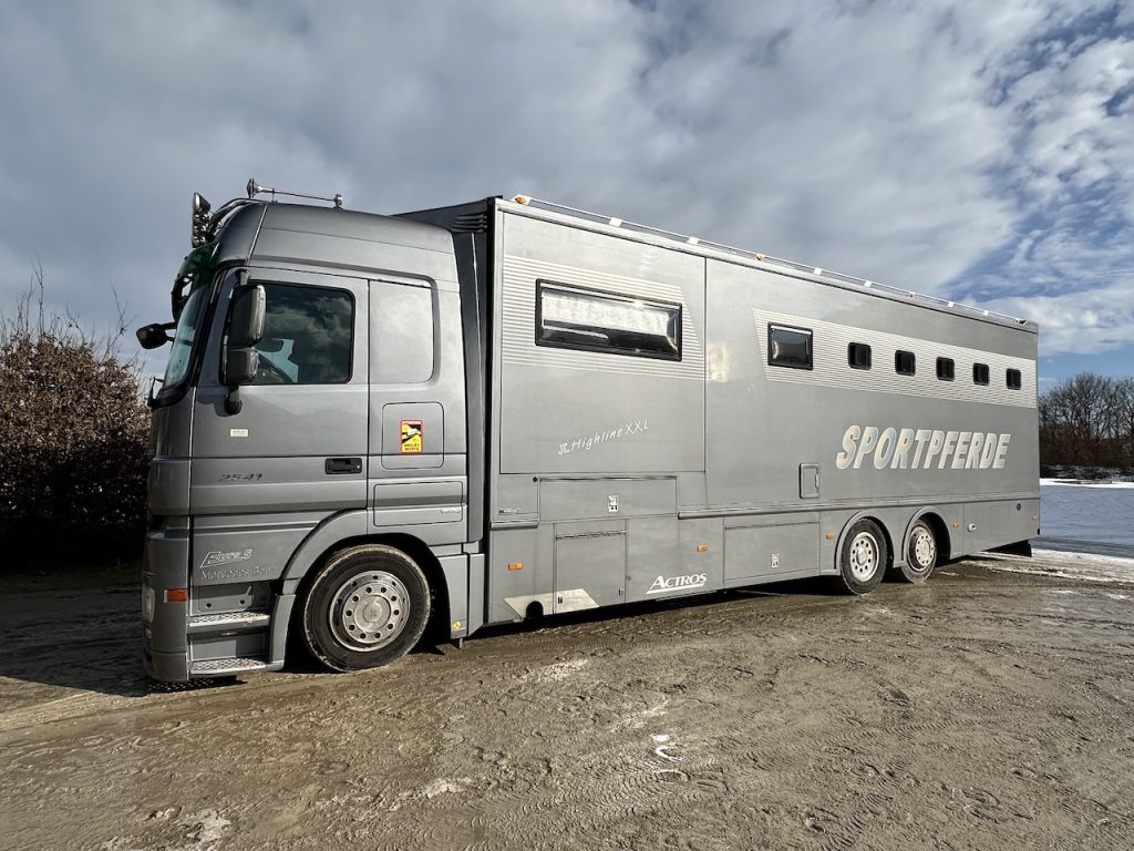 Mercedes-Benz Actros 2541 Pferdetransporter Pop-Out 6 Pferde LKW 3-Achsen WC Dusche