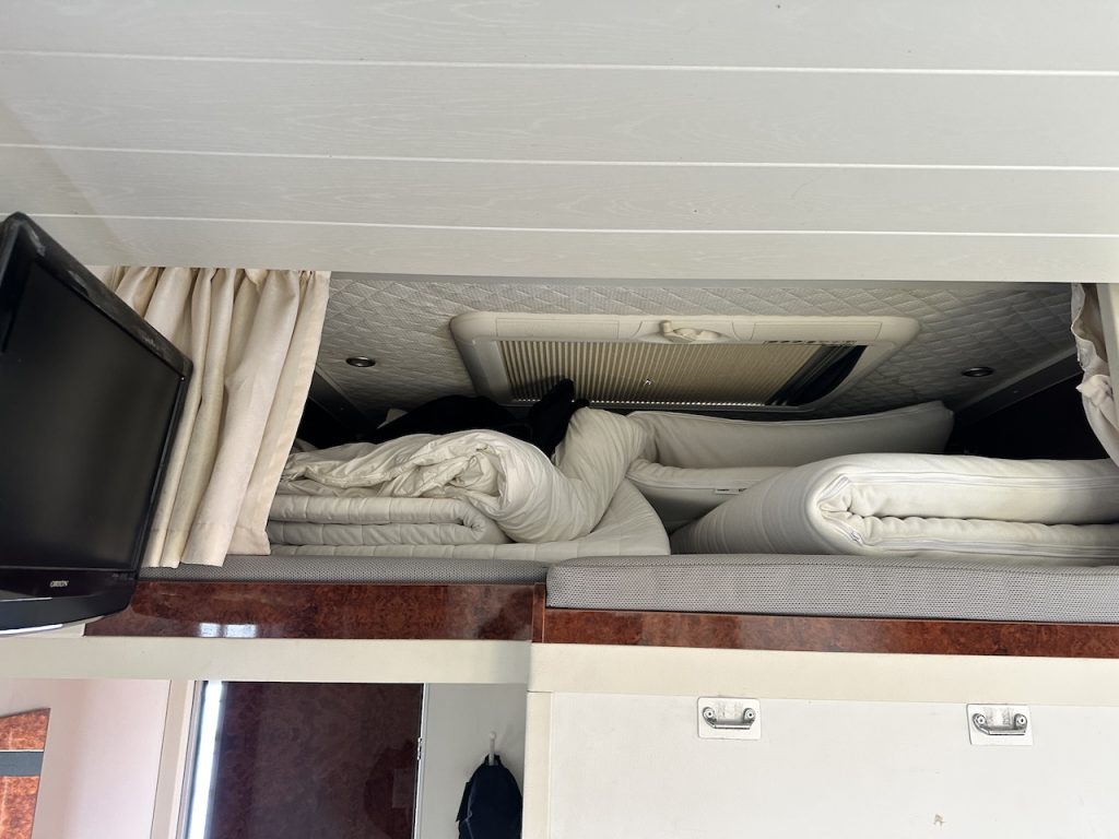 Mercedes-Benz Actros 2541 Pferdetransporter Pop-Out 6 Pferde LKW 3-Achsen WC Dusche