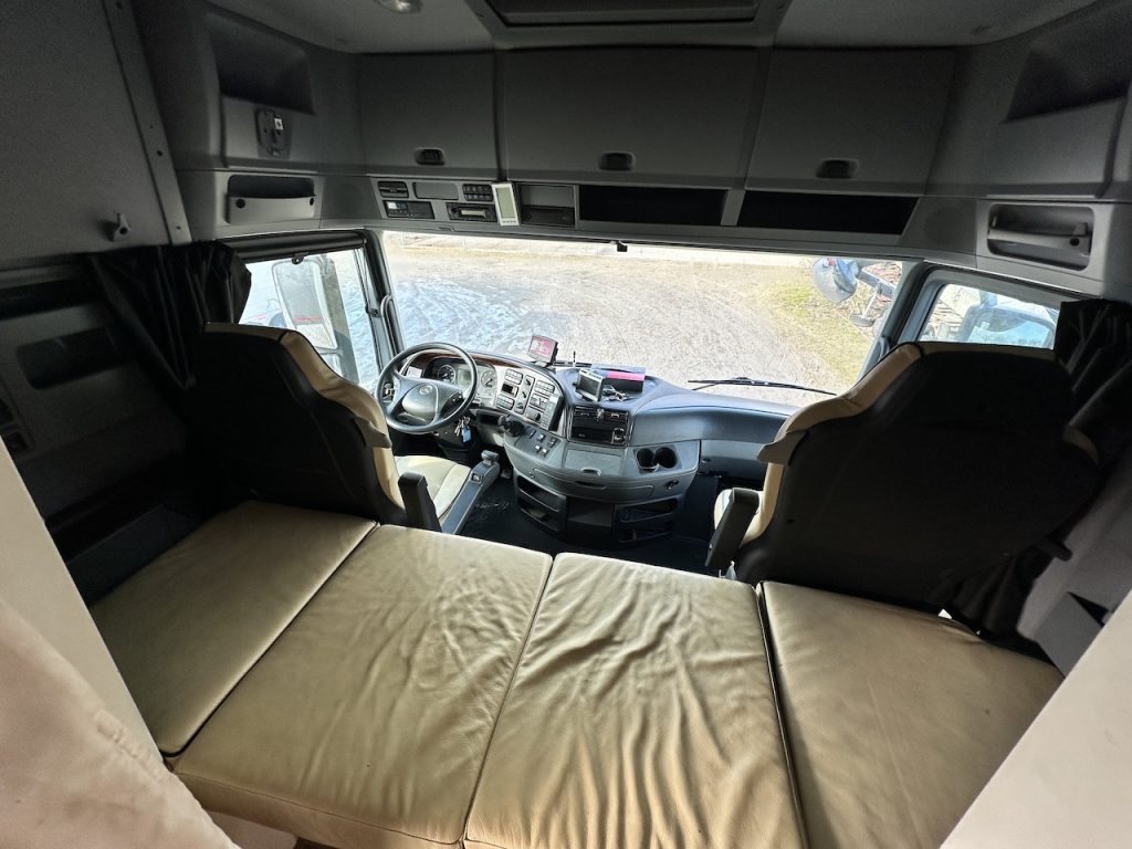 Mercedes-Benz Actros 2541 Pferdetransporter Pop-Out 6 Pferde LKW 3-Achsen WC Dusche