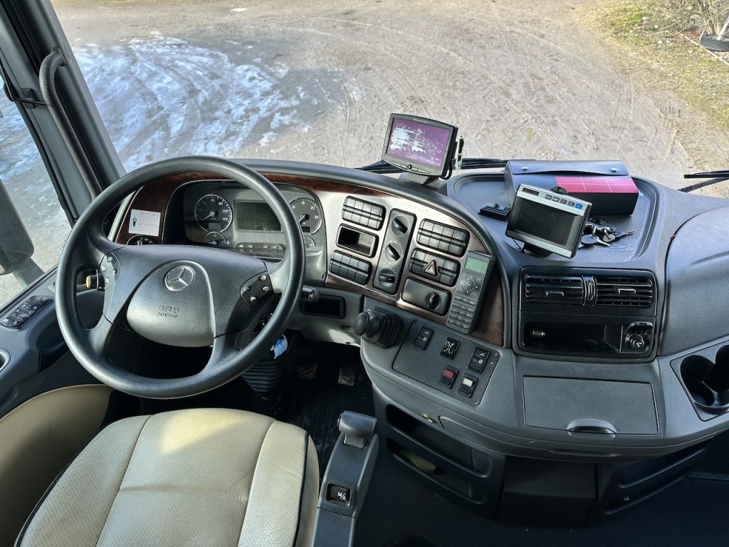 Mercedes-Benz Actros 2541 Pferdetransporter Pop-Out 6 Pferde LKW 3-Achsen WC Dusche