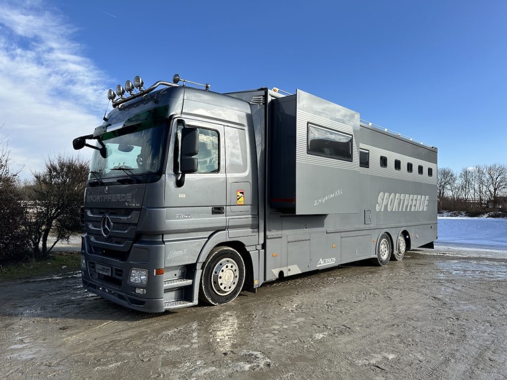 Mercedes-Benz Actros 2541 Pferdetransporter Pop-Out 6 Pferde LKW 3-Achsen WC Dusche