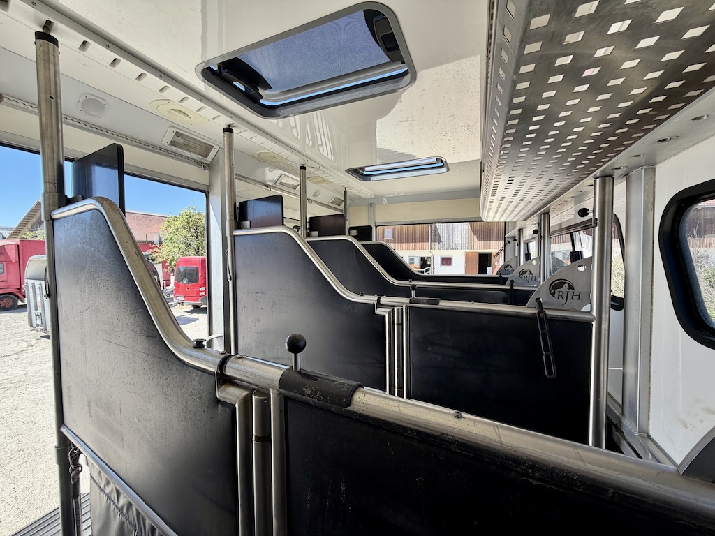 Mercedes-Benz Antos 1836 RJH Pferdetransporter 5-Pferde Slide-Out LKW- Im Kundenauftrag