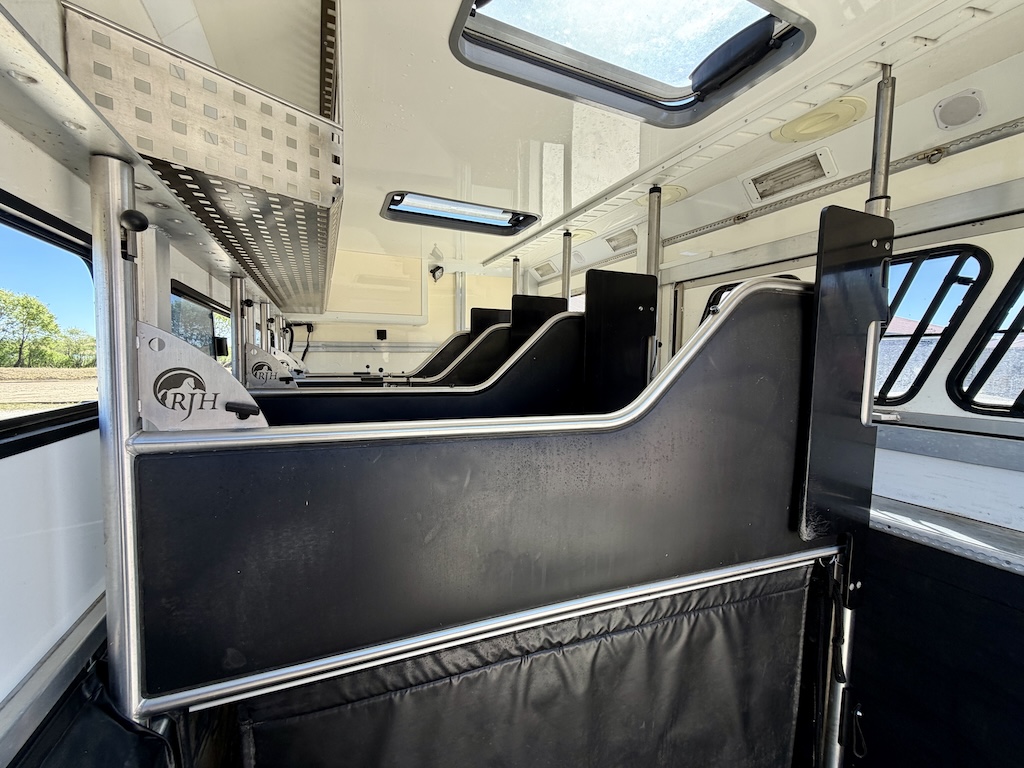 Mercedes-Benz Antos 1836 RJH Pferdetransporter 5-Pferde Slide-Out LKW- Im Kundenauftrag