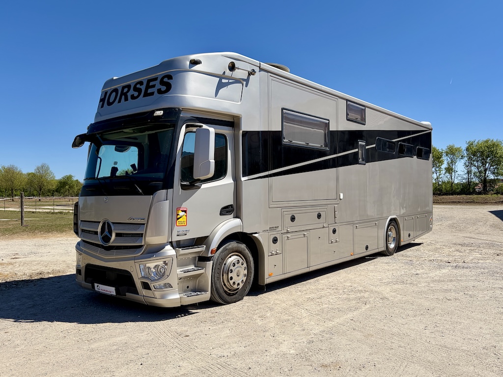 Mercedes-Benz Antos 1836 RJH Pferdetransporter 5-Pferde Slide-Out LKW- Im Kundenauftrag
