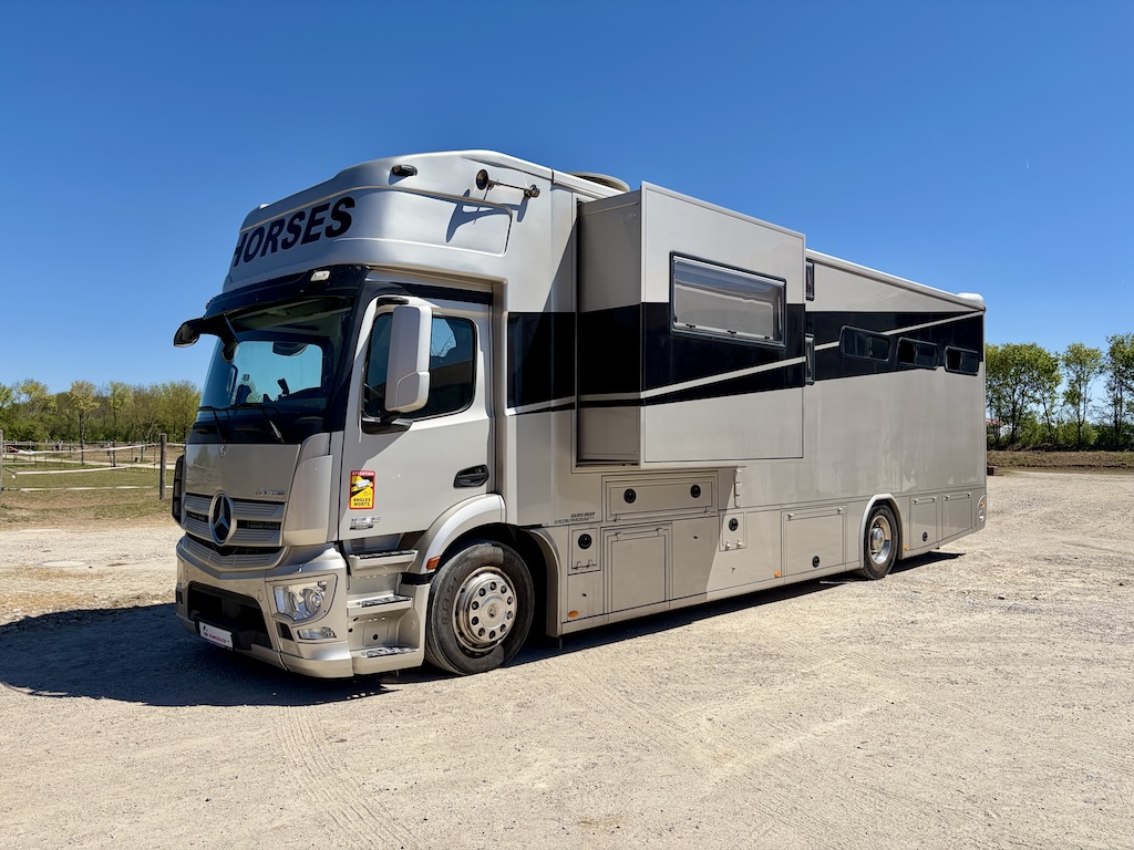 Mercedes-Benz Antos 1836 RJH Pferdetransporter 5-Pferde Slide-Out LKW- Im Kundenauftrag