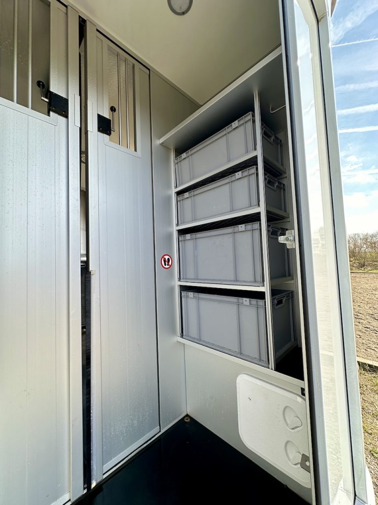 Renault Roelofsen Parados Sport 2-Pferdetransporter Gebrauchtfahrzeug Automatik 3,5to. 170 PS - im Kundenauftrag