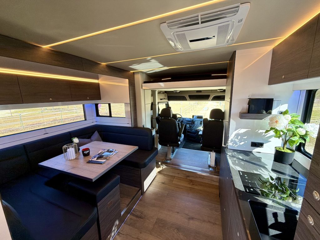 Mercedes-Benz Actros 2545 RJH Exclusive H6 Pferdetransporter - Neu und sofort verfügbar!