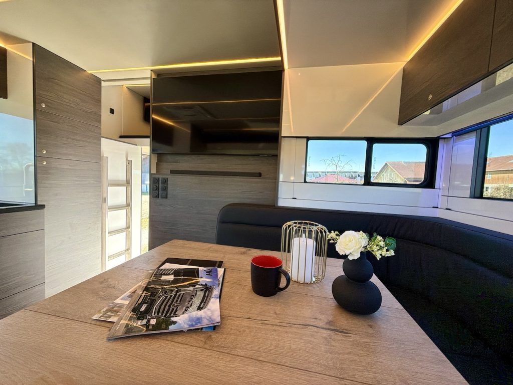 Mercedes-Benz Actros 2545 RJH Exclusive H6 Pferdetransporter - Neu und sofort verfügbar!