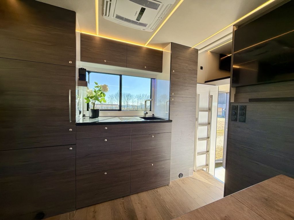 Mercedes-Benz Actros 2545 RJH Exclusive H6 Pferdetransporter - Neu und sofort verfügbar!