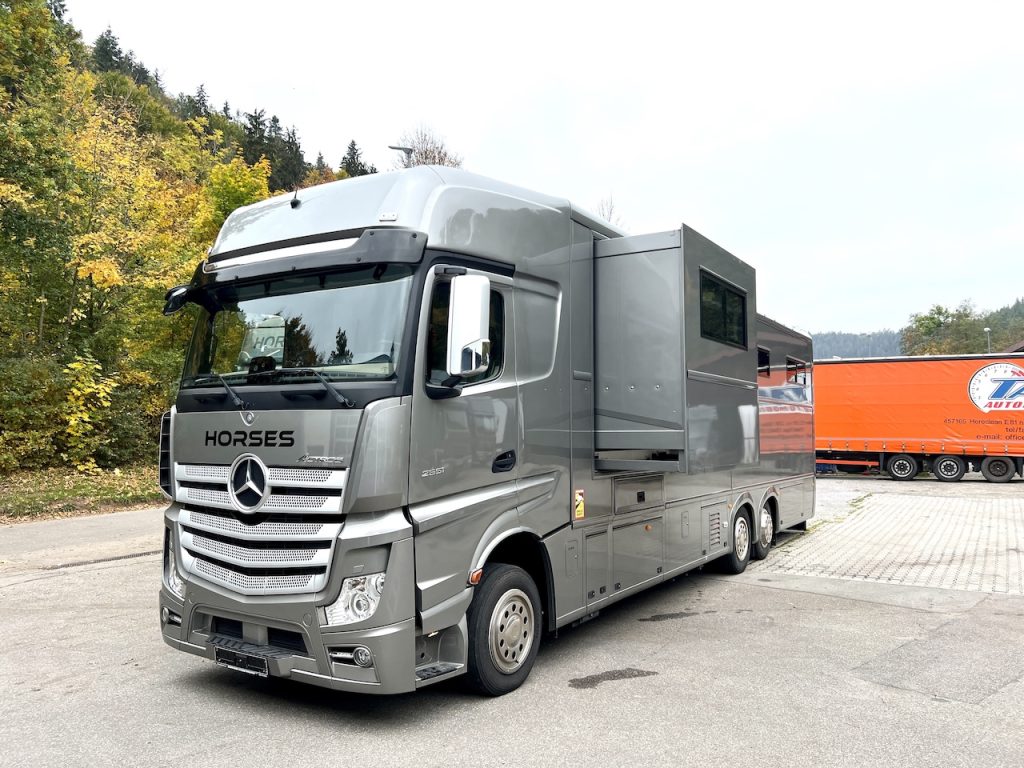 Mercedes-Benz 2551 Pferdetransporter 6 Pferde Wohnung Pop-Out WC Dusche LKW 510 PS Automatik