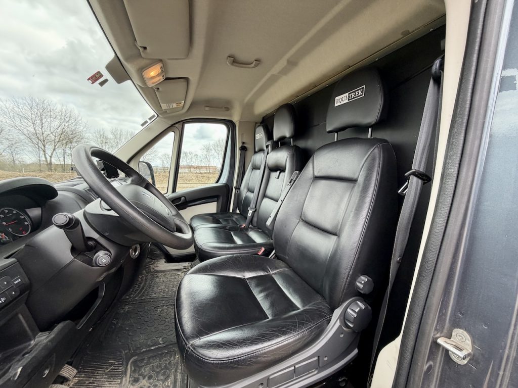 Peugeot Boxer Equitrek Sonic 2-Pferdetransporter LKW - Gebrauchtfahrzeug im Kundenauftrag