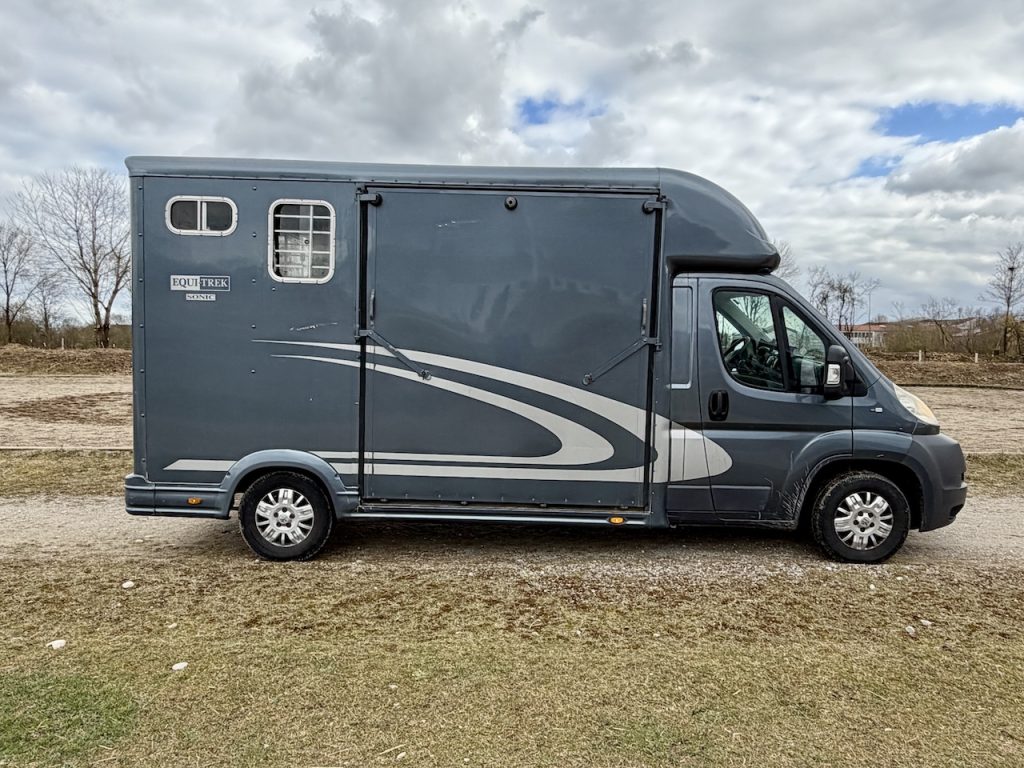 Peugeot Boxer Equitrek Sonic 2-Pferdetransporter LKW - Gebrauchtfahrzeug im Kundenauftrag