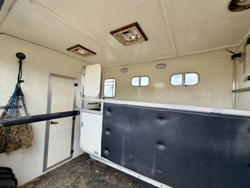 Peugeot Boxer Equitrek Sonic 2-Pferdetransporter LKW - Gebrauchtfahrzeug im Kundenauftrag