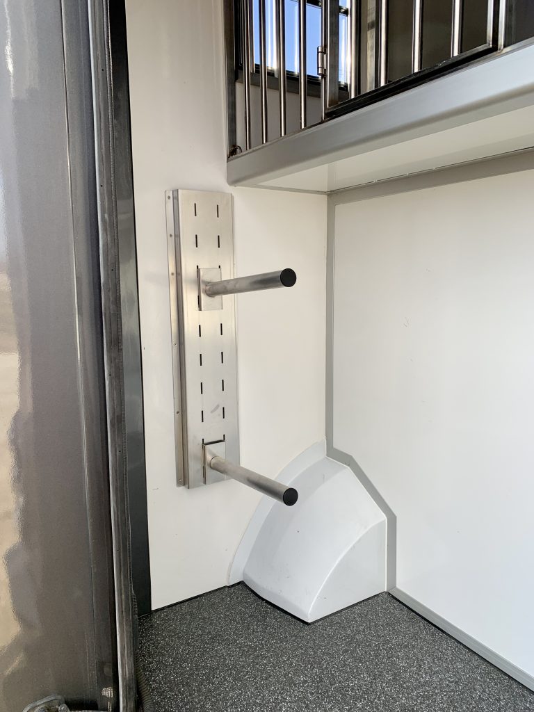 Renault Master EQUITA 2-Pferdetransporter 5-Sitzer Automatik