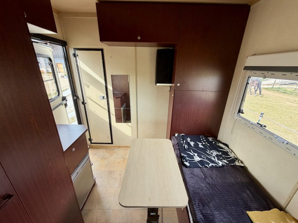 MAN 8.180 Steinsberger Pferdetransporter 4 Pferde Wohnkabine Dusche LKW