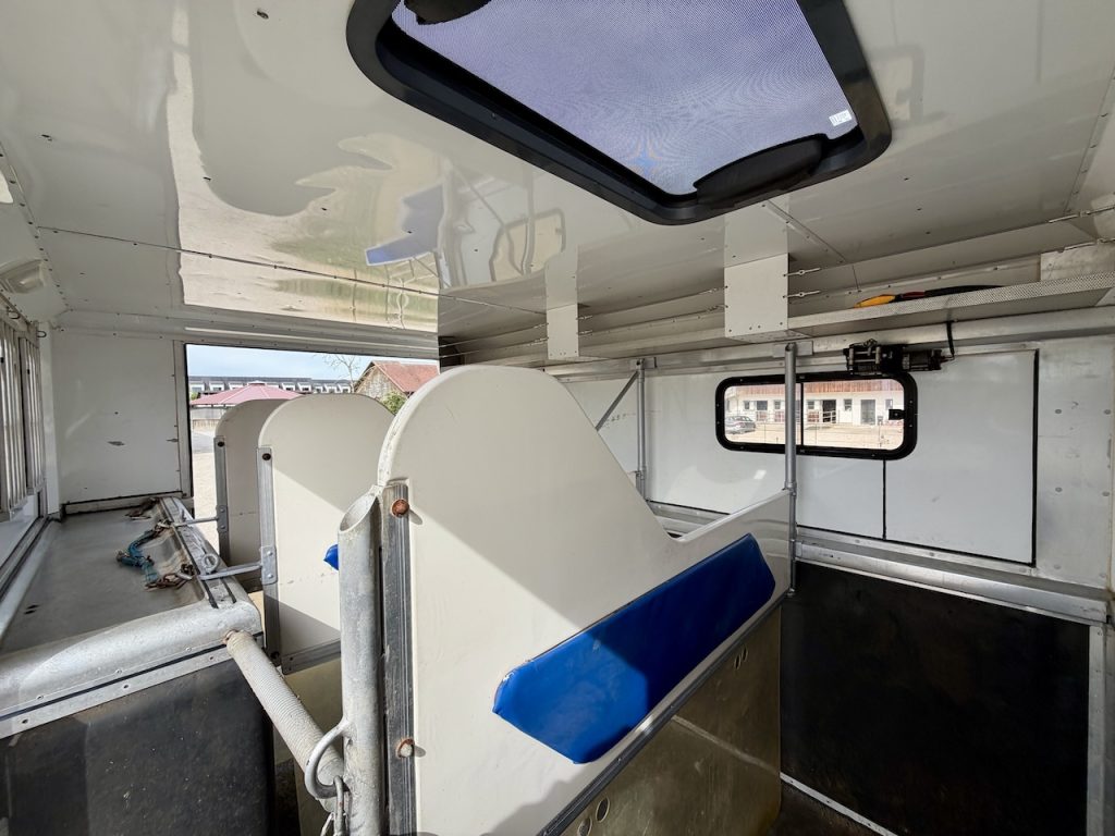 MAN 8.180 Steinsberger Pferdetransporter 4 Pferde Wohnkabine Dusche LKW