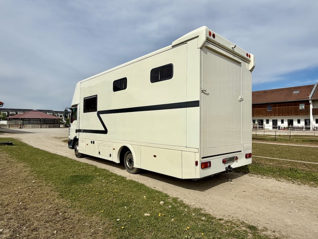 MAN 8.180 Steinsberger Pferdetransporter 4 Pferde Wohnkabine Dusche LKW