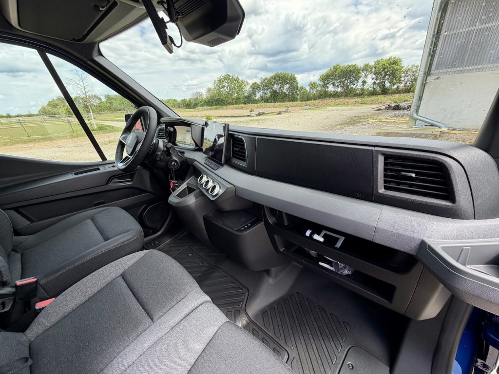 Renault Master RJH Sport 2-Pferdetransporter - neues Modell mit Automatik - sofort verfügbar!