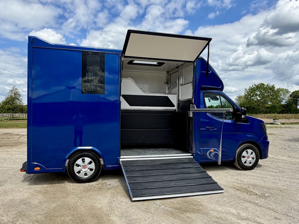 Renault Master RJH Sport 2-Pferdetransporter - neues Modell mit Automatik - sofort verfügbar!