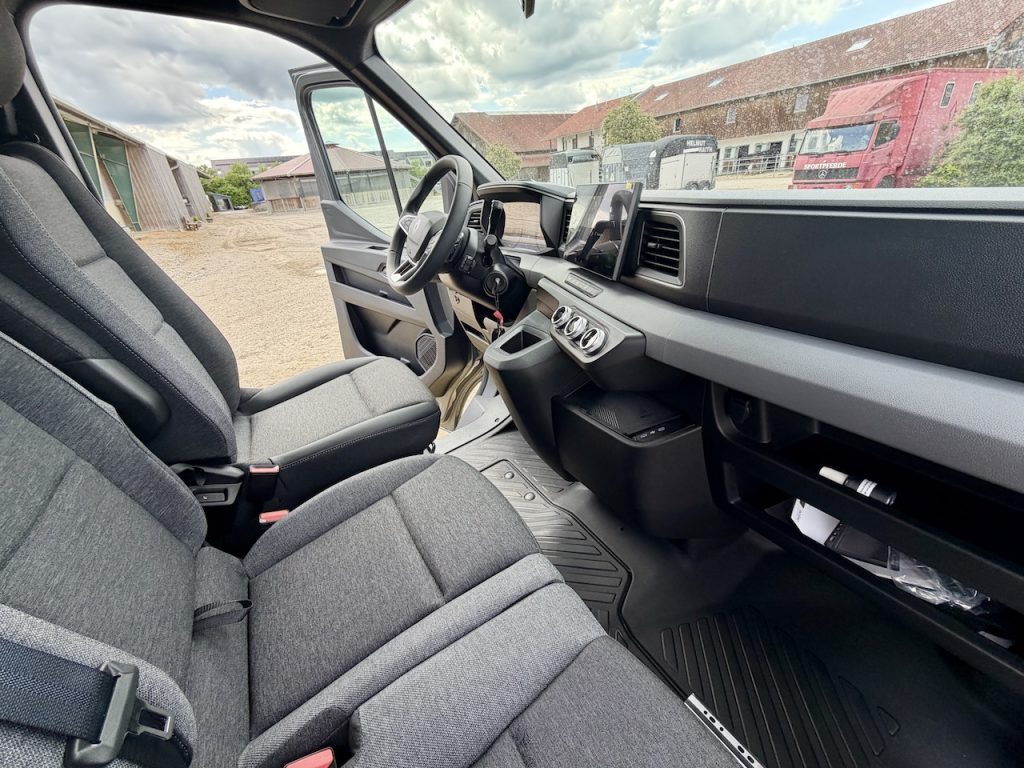Renault Master RJH Sport 2-Pferdetransporter - neues Modell mit Automatik - sofort verfügbar!