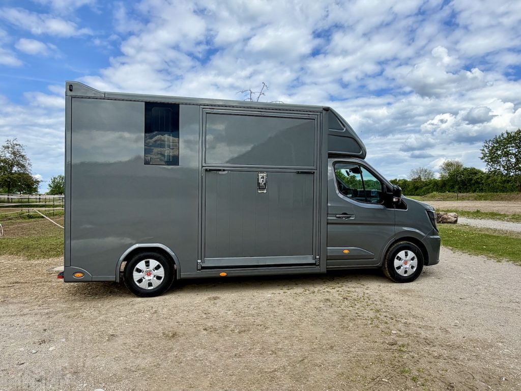 Renault Master RJH Sport 2-Pferdetransporter - neues Modell mit Automatik - sofort verfügbar!