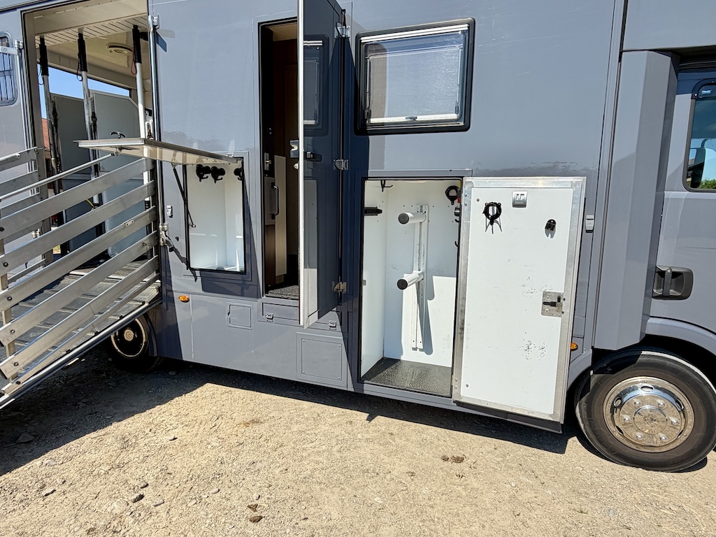 MAN TGL 8.180 Pferdetransporter 4 Pferde Wohnkabine Automatik WC Dusche LKW - Top Gebrauchtfahrzeug