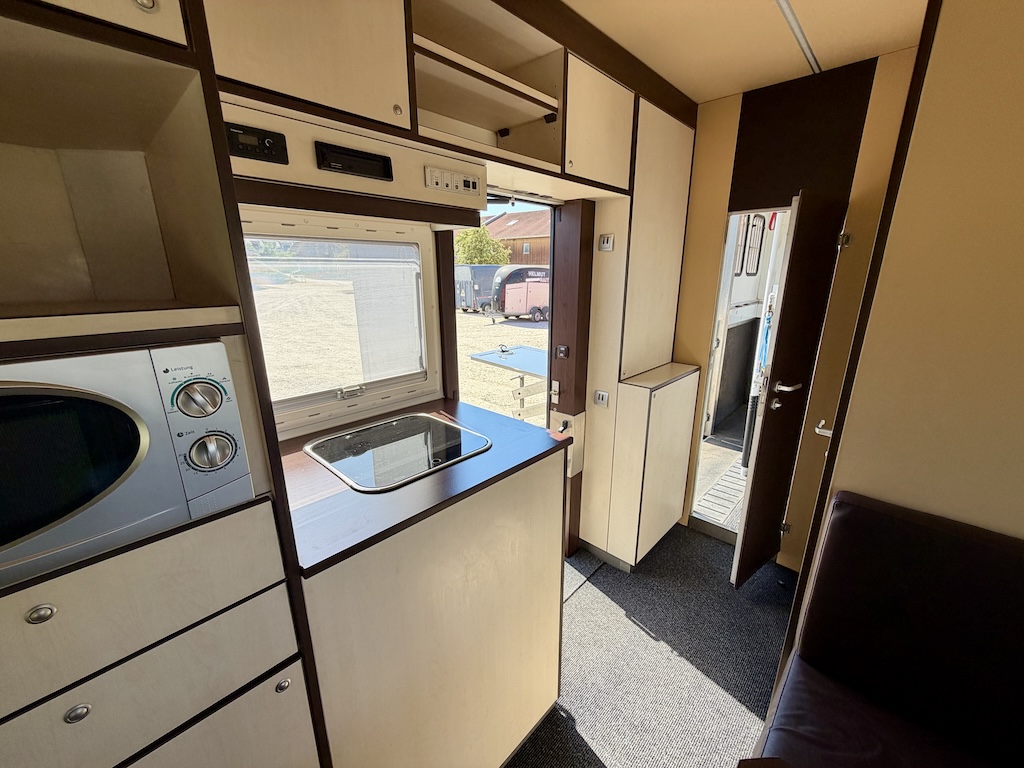 MAN TGL 8.180 Pferdetransporter 4 Pferde Wohnkabine Automatik WC Dusche LKW - Top Gebrauchtfahrzeug