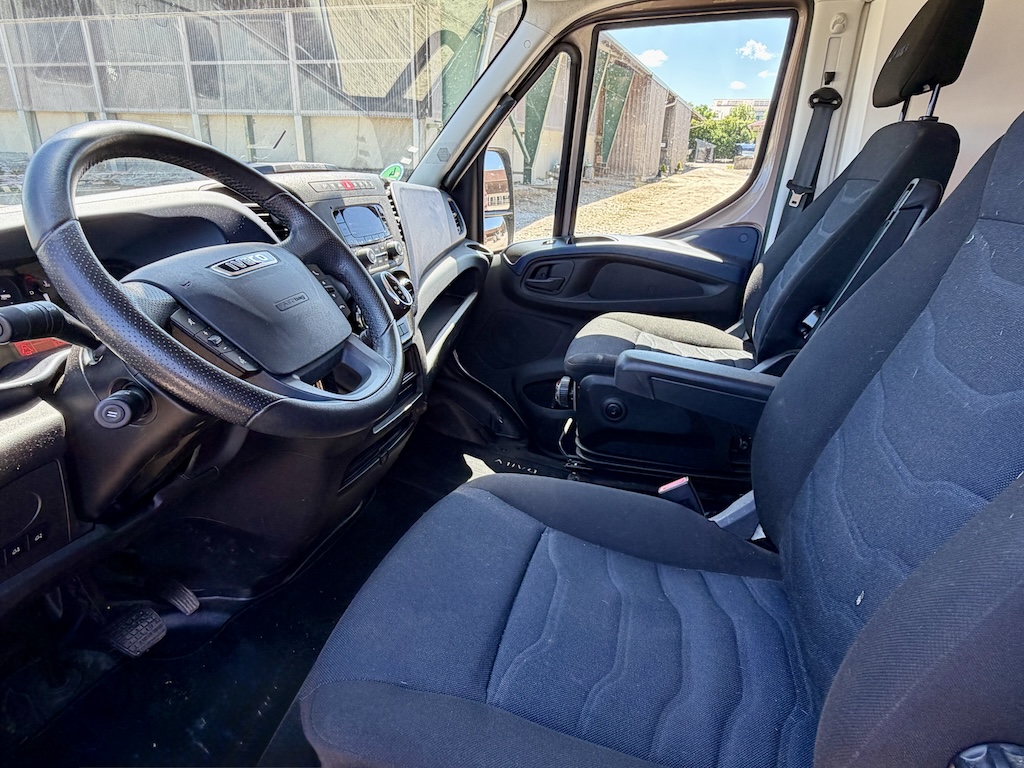 IVECO Daily RJH Sport Pro H3 Pferdetransporter Wohnkabine WC Dusche Automatik LKW - Gebrauchtfahrzeug