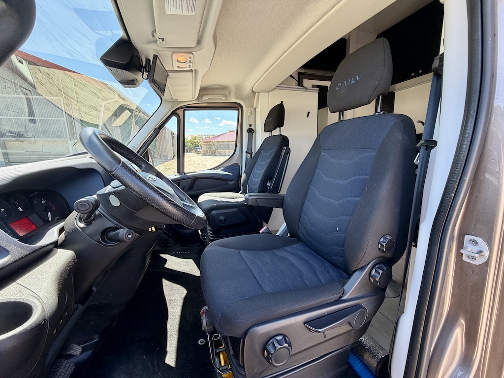 IVECO Daily RJH Sport Pro H3 Pferdetransporter Wohnkabine WC Dusche Automatik LKW - Gebrauchtfahrzeug