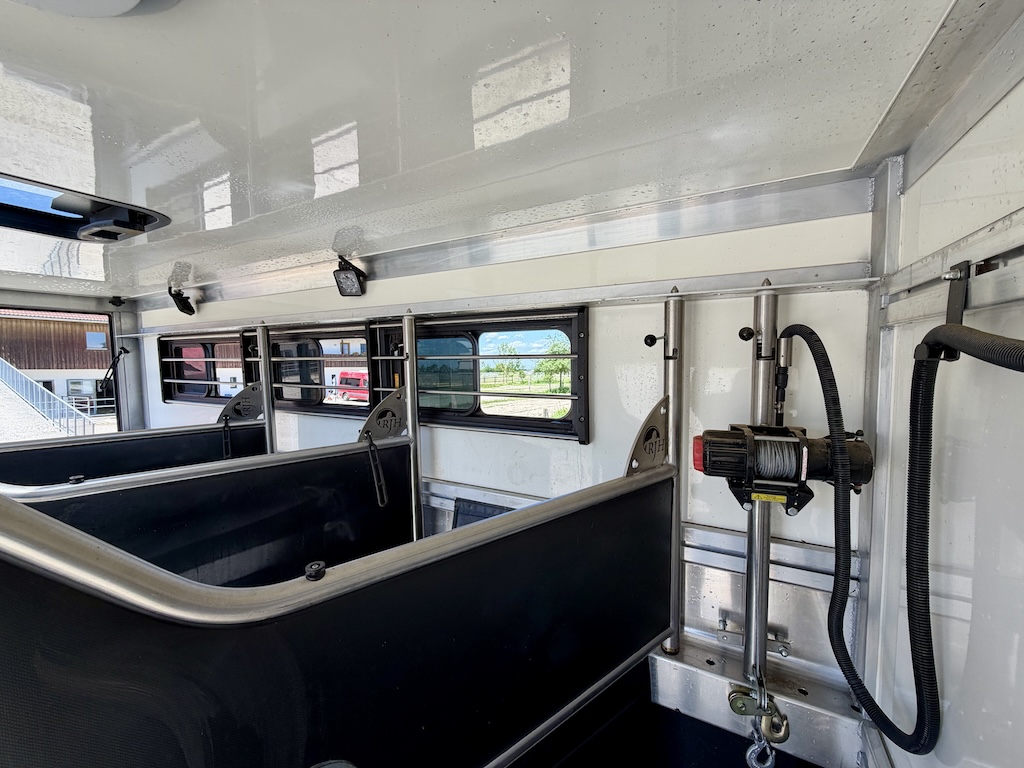 IVECO Daily RJH Sport Pro H3 Pferdetransporter Wohnkabine WC Dusche Automatik LKW - Gebrauchtfahrzeug